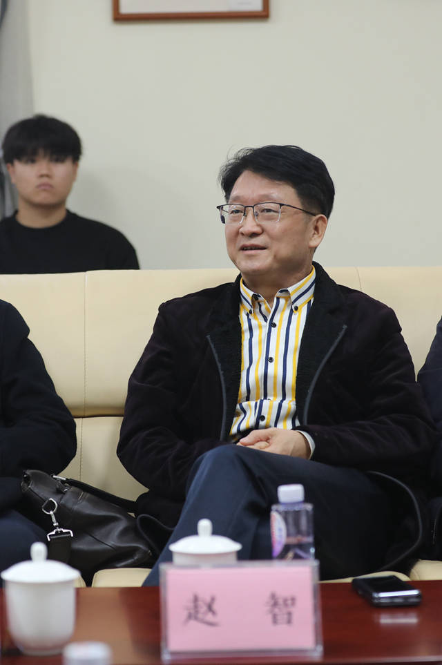 威九国际电影《春风梦》在京举行观摩研讨会(图13)