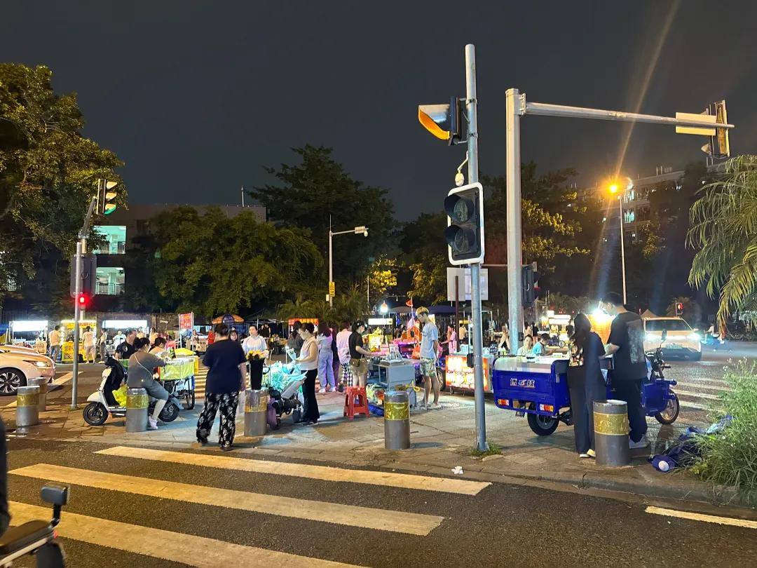 威九·国际(中国)官方网站地摊经济爆火但餐饮摆摊难“暴富”(图1)